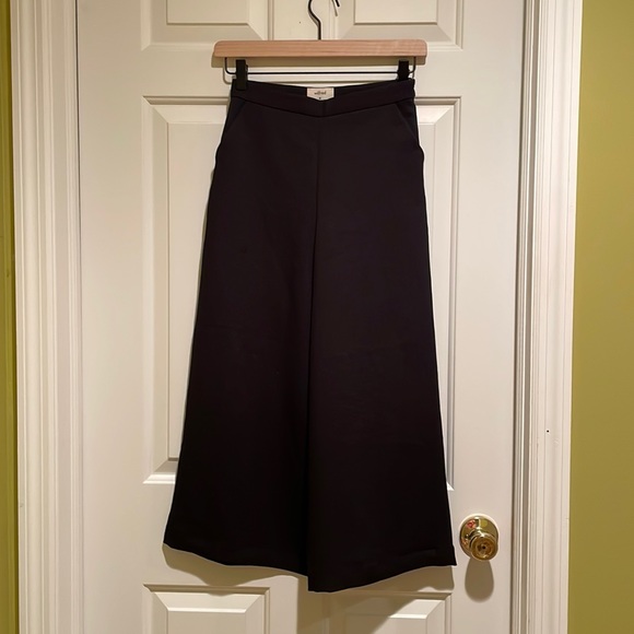 Aritzia Pants - Aritzia Wilfred Wide Leg Cropped Pant - Size 00